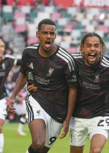 Muñoz et Isak renversent un match piégé · SNA