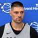 Nikola Vucevic trouve que le maillot du Magic lui va toujours aussi bien