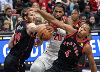 Pour les Raptors, la taille ne compte pas en défense
