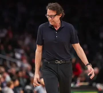 Quin Snyder agacé par les 14 fautes des Hawks en un quart-temps