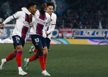 Safonov tient, Dembélé renverse le match · SNA