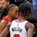 Scottie Barnes réconforte Caleb Wilson après ses débuts cauchemardesques