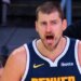 Si des fans des Nuggets sont mécontents, Nikola Jokic leur conseille de rester chez eux !
