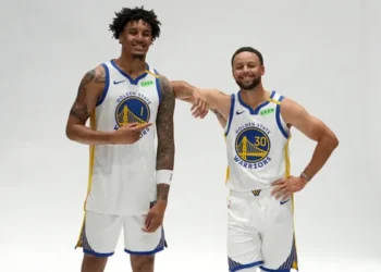 Stephen Curry prend Yaxel Lendeborg sous son aile