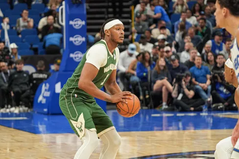 Une première victoire arrachée en défense pour les Bucks