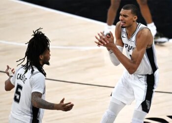 Victor Wembanyama et les Spurs écrasent les Kings pour finir la présaison