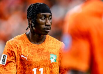 Yan Diomandé glisse un tacle à Hervé Renard