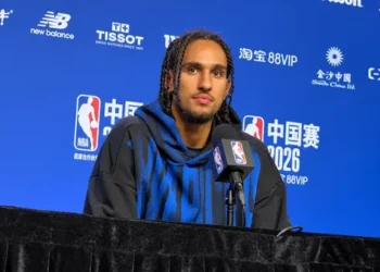 Zaccharie Risacher, la « très bonne surprise » des Mavericks