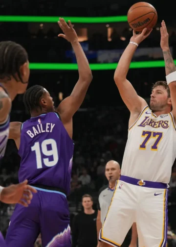 les Lakers effacent 18 points de retard à Utah, Dončić en inscrit 52 · SNA
